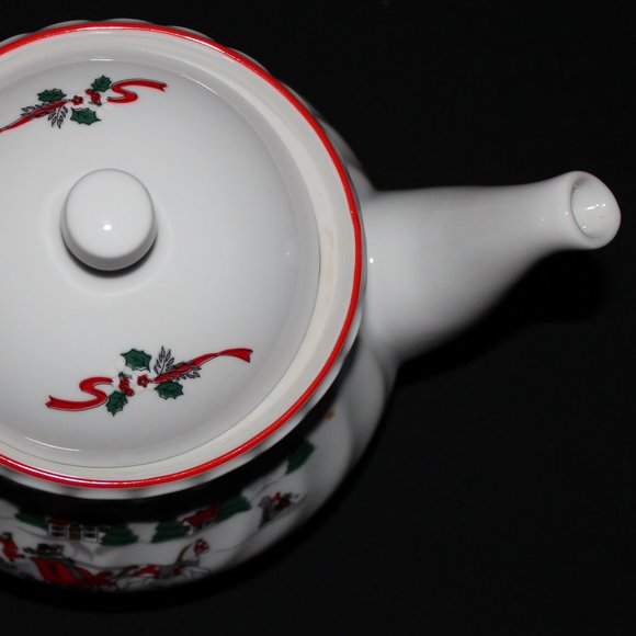 Kopin Christmas Pleasure Teapot | Vintage Christmas Tea Pot - Picture 6 of 13